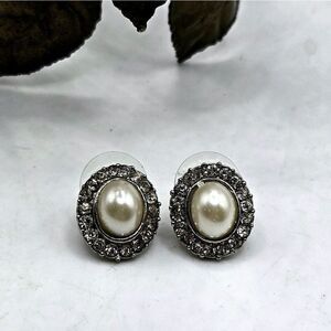 "5/$25" Vintage Estate Inspired Faux Pearl Rhinestone Silvertone Stud Earrings
